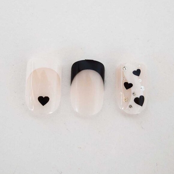 KISS Voguish Fantasy Nails Short Length - Love Is Blind - Picture 6 of 8